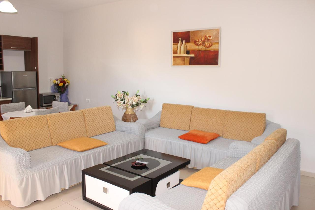 Leva'S Apartments Sarandë Buitenkant foto
