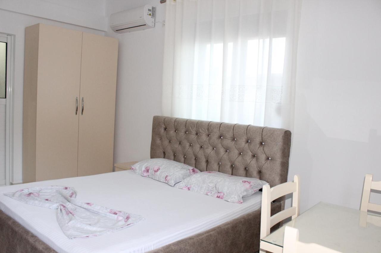 Leva'S Apartments Sarandë Buitenkant foto