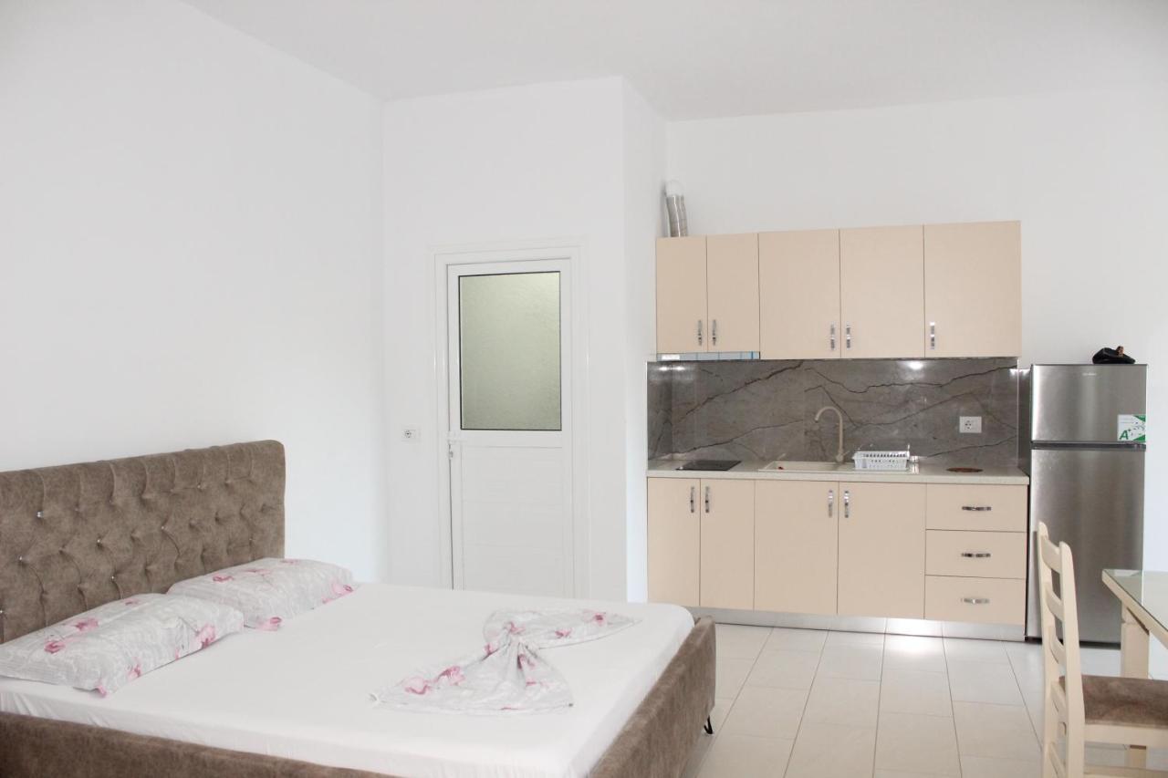 Leva'S Apartments Sarandë Buitenkant foto